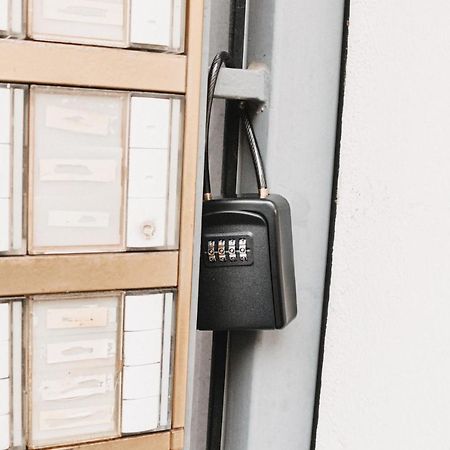 Studio Apartment Im Zentrum Mit Parkplatz & Neuem Badezimmer Magdeburg Eksteriør bilde