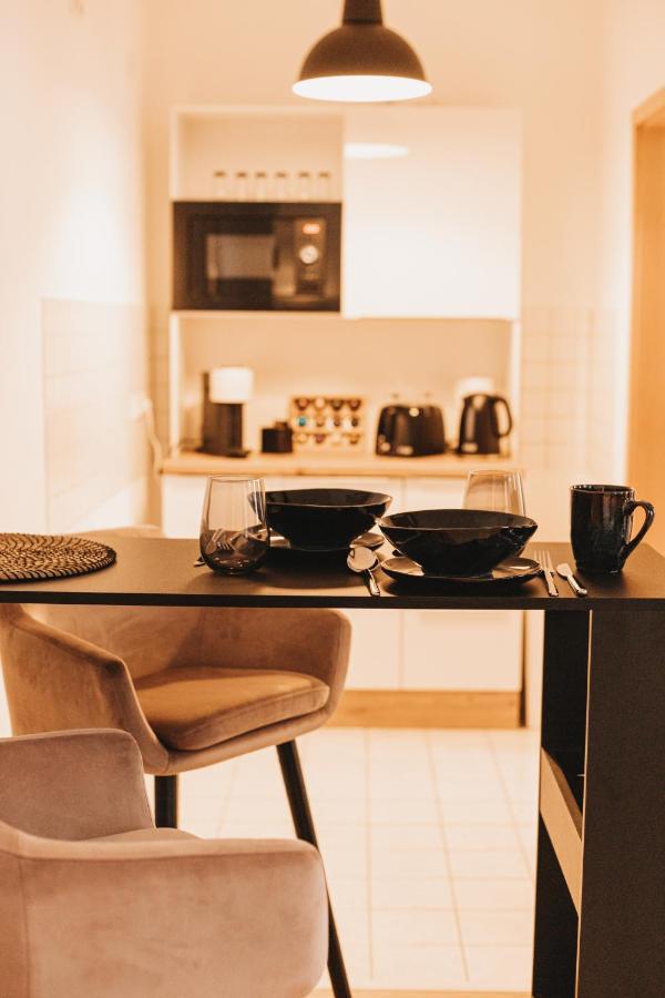 Studio Apartment Im Zentrum Mit Parkplatz & Neuem Badezimmer Magdeburg Eksteriør bilde