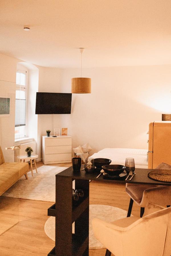 Studio Apartment Im Zentrum Mit Parkplatz & Neuem Badezimmer Magdeburg Eksteriør bilde