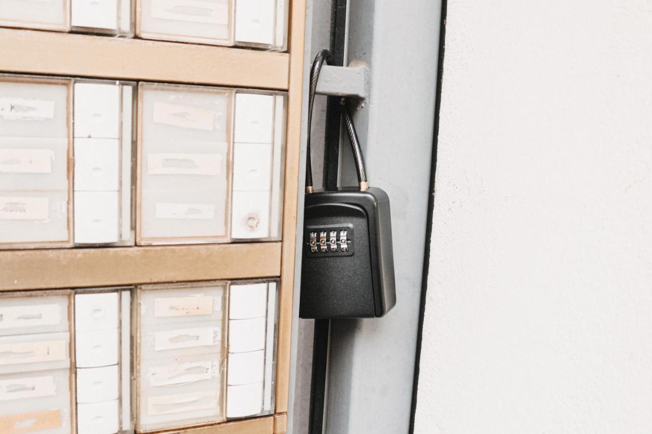 Studio Apartment Im Zentrum Mit Parkplatz & Neuem Badezimmer Magdeburg Eksteriør bilde